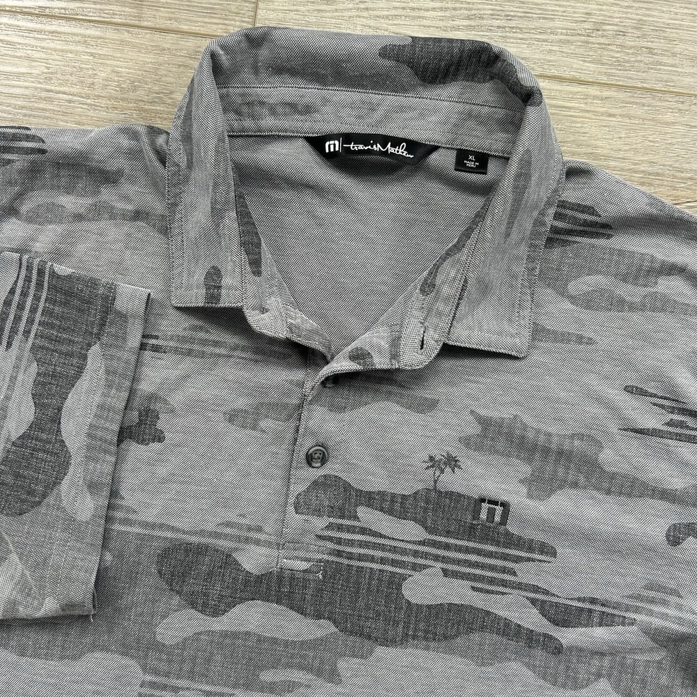 Travis Mathew Polo Shirt Mens XL Gray Camouflage Floral Beachside Stealth Golf